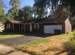 Pre-foreclosure in  GALWAY CROSSING DR Columbus, OH 43221