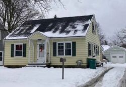 Pre-foreclosure in  EVERINGHAM RD Syracuse, NY 13205