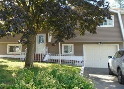 Pre-foreclosure Listing in SPARROWBUSH RD EAST HARTFORD, CT 06108