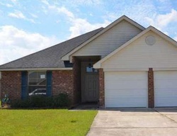 Pre-foreclosure in  COLES LDG La Place, LA 70068
