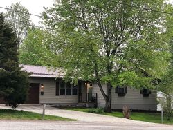  S 10th St, Petersburg IN