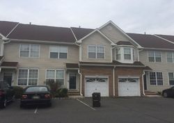 Pre-foreclosure Listing in GALLOP LN SOMERSET, NJ 08873