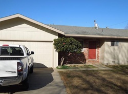 Pre-foreclosure Listing in HEDGE AVE OLIVEHURST, CA 95961