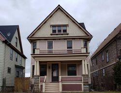 Pre-foreclosure in  W MCKINLEY BLVD Milwaukee, WI 53208