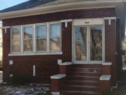 Pre-foreclosure in  S PAXTON AVE Chicago, IL 60617