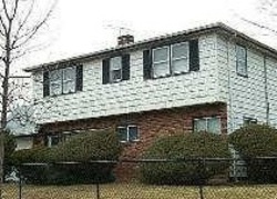 Pre-foreclosure Listing in GRAPE LN HICKSVILLE, NY 11801