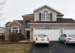 Pre-foreclosure in  KINGSBROOK DR Crest Hill, IL 60403