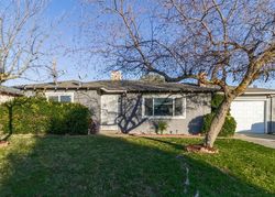 Pre-foreclosure in  N SUNNYSIDE AVE Fresno, CA 93727