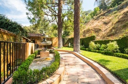 Pre-foreclosure in  GLEN OAKS BLVD Pasadena, CA 91105