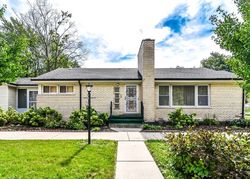 Pre-foreclosure in  S LONGWOOD DR Chicago, IL 60643