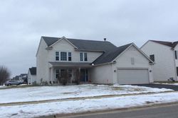 Pre-foreclosure in  AMARYLLIS DR Romeoville, IL 60446