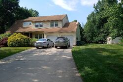 Pre-foreclosure in  MAPLE TREE DR Mount Holly, NJ 08060