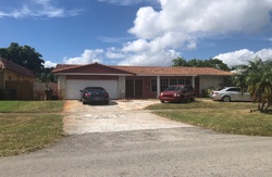Pre-foreclosure in  N PARK RD Hollywood, FL 33021