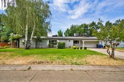 Pre-foreclosure in  SACRAMENTO DR Redding, CA 96001