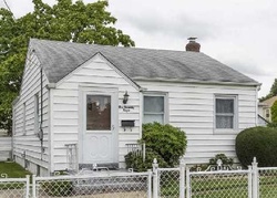 Pre-foreclosure Listing in GREENGROVE AVE UNIONDALE, NY 11553