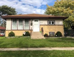 Pre-foreclosure Listing in LISA LN OAK FOREST, IL 60452