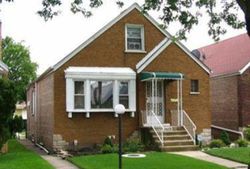 Pre-foreclosure in  S CORNELL AVE Chicago, IL 60617