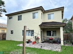 Pre-foreclosure in  SW 94TH PATH Miami, FL 33190