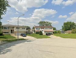 Pre-foreclosure in  NOTTINGHAM CT Tinley Park, IL 60477