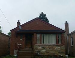 Pre-foreclosure in  S WALLACE AVE Riverdale, IL 60827