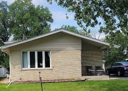  Laura Ln, Oak Forest IL