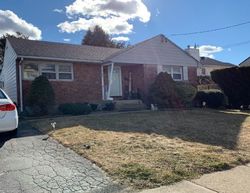 Pre-foreclosure Listing in S 1ST ST BETHPAGE, NY 11714