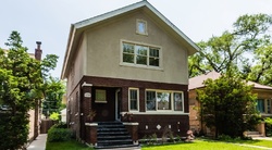 Pre-foreclosure in  HAYES AVE Oak Park, IL 60302