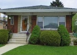 Pre-foreclosure in  S SAINT LOUIS AVE Evergreen Park, IL 60805