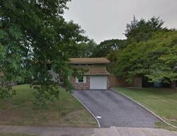 Pre-foreclosure in  SILVERLEAF LN Islandia, NY 11749