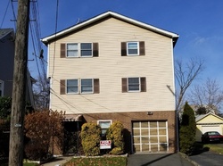 Pre-foreclosure in  WETMORE AVE Maplewood, NJ 07040