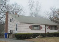 Pre-foreclosure Listing in HENDERSON DR EAST HARTFORD, CT 06108