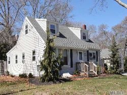 Pre-foreclosure Listing in HOLIDAY BLVD CENTER MORICHES, NY 11934