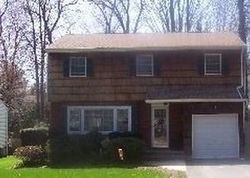 Pre-foreclosure in  FRONT DR Huntington Station, NY 11746