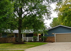 Pre-foreclosure in  PRAIRIE ST Saint Charles, IL 60174
