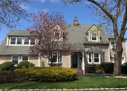 Pre-foreclosure Listing in E GARFIELD ST MERRICK, NY 11566