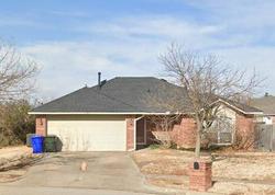 Pre-foreclosure in  KENWOOD DR Norman, OK 73071