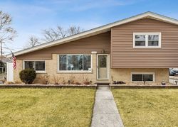 Pre-foreclosure in  HEIDORN AVE Westchester, IL 60154