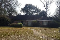 Pre-foreclosure in  TERRY LN Lake Charles, LA 70605