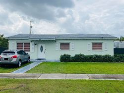 Pre-foreclosure in  SW 293RD TER Homestead, FL 33033