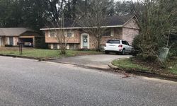 Pre-foreclosure in  GREENWAY DR W Mobile, AL 36608