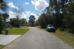 Pre-foreclosure in  SE HOLLAND ST Port Saint Lucie, FL 34952