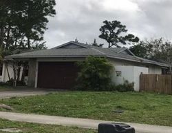 Pre-foreclosure in  SE THORNHILL DR Port Saint Lucie, FL 34983