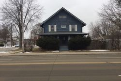 Pre-foreclosure in  S MEMORIAL DR Appleton, WI 54911