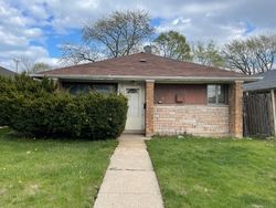 Pre-foreclosure in  S CONSTANCE AVE Chicago, IL 60617