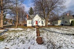 Pre-foreclosure in  WESTSIDE DR Rochester, NY 14624