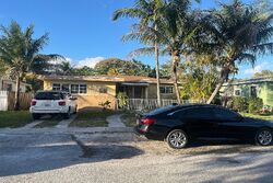 Pre-foreclosure in  NE 146TH ST Miami, FL 33161
