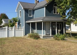 Pre-foreclosure Listing in WAVERLY AVE PATCHOGUE, NY 11772