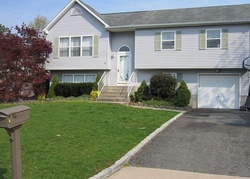 Pre-foreclosure Listing in KATHLEEN CRES CORAM, NY 11727