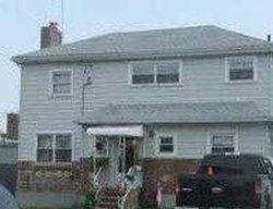 Pre-foreclosure Listing in 10TH AVE WHITESTONE, NY 11357