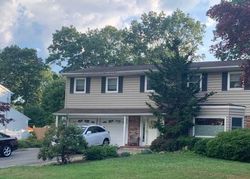 Pre-foreclosure Listing in ERITA LN SMITHTOWN, NY 11787